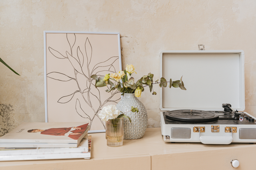 Selecting home decor accessories